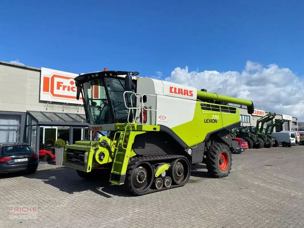 E-FARM: Claas Lexion 770 - Moissoneuse-batteuse - id KQALQY3 - 212 400 € - Année: 2017 - Lecture du nombre d'heure: 2 588,Puissance du moteur (chevaux): 585,Allemagne