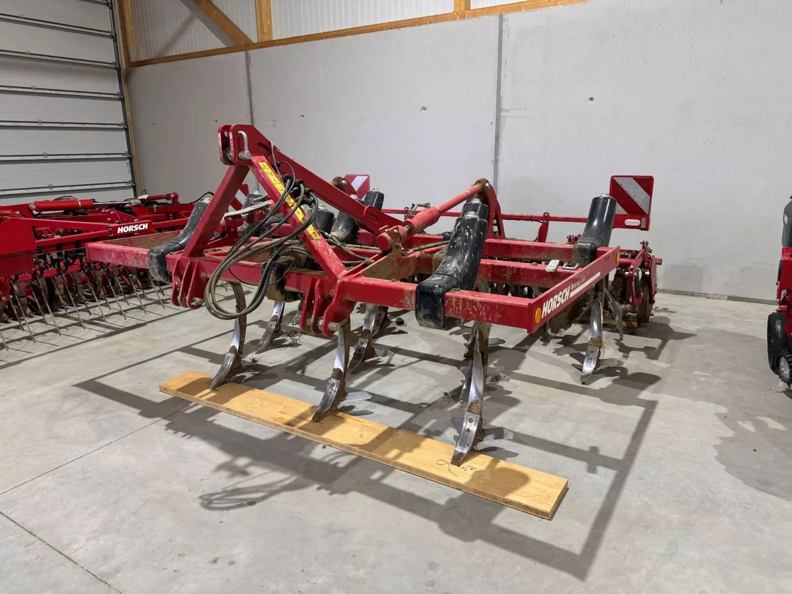 HORSCH Terrano 3 FX Cultivator €15,882