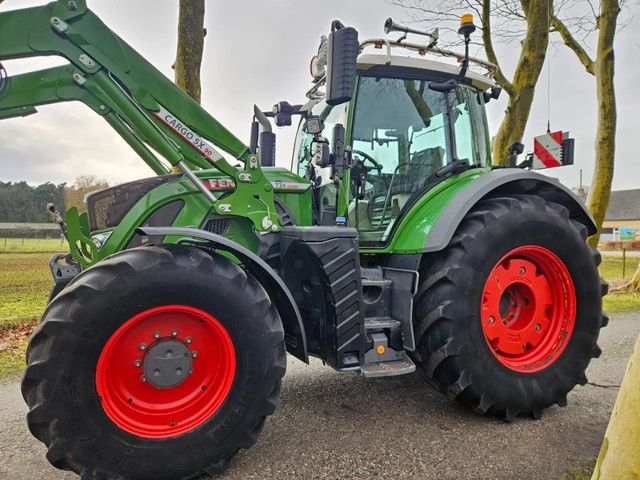 Fendt 724 Vario Profi Plus Трактор 152 000 €