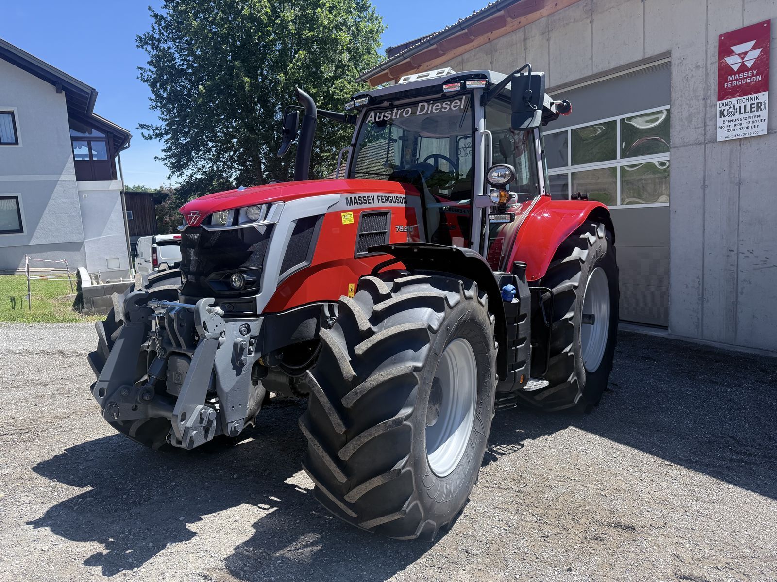Massey Ferguson 7S.210 Traktor