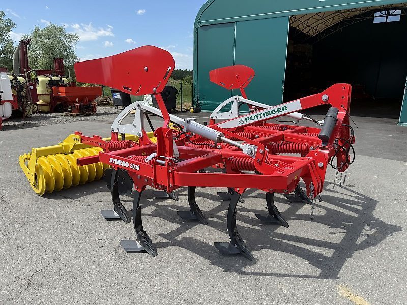 Pöttinger Synkro 3030 Grubber