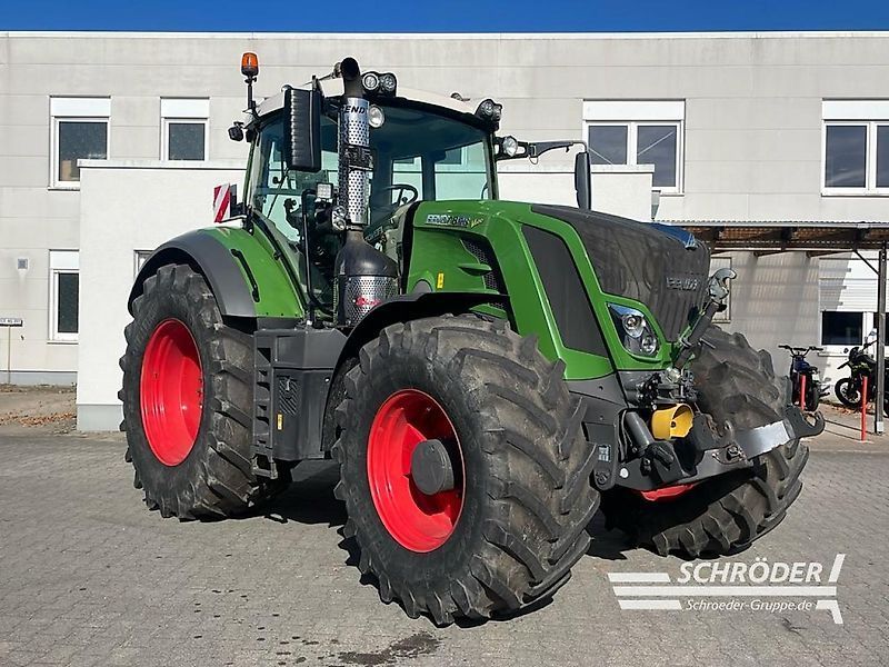 E-FARM: Fendt 828 Vario Profi+ - Tracteur - id 82LKGKM - 139 885 € - Année: 2017 - Lecture du nombre d'heure: 2 641,Puissance du moteur (chevaux): 280,Allemagne