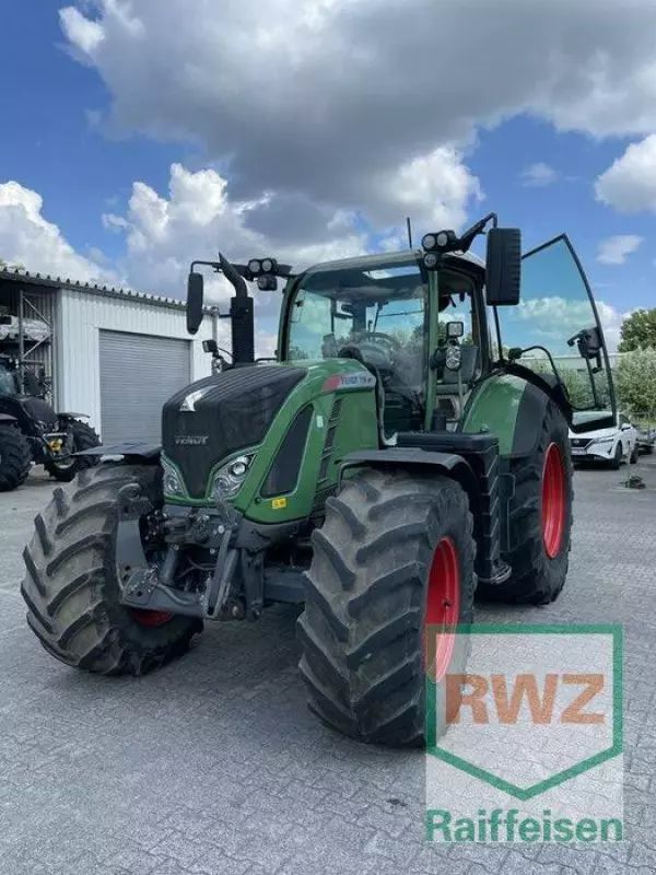 E-FARM: Fendt 718 Vario - Traktor - id J4EICZK - 110.500 € - Baujahr: 2016 - Abgelesene Motorstunden: 3.900,Motorleistung (PS): 181,Deutschland