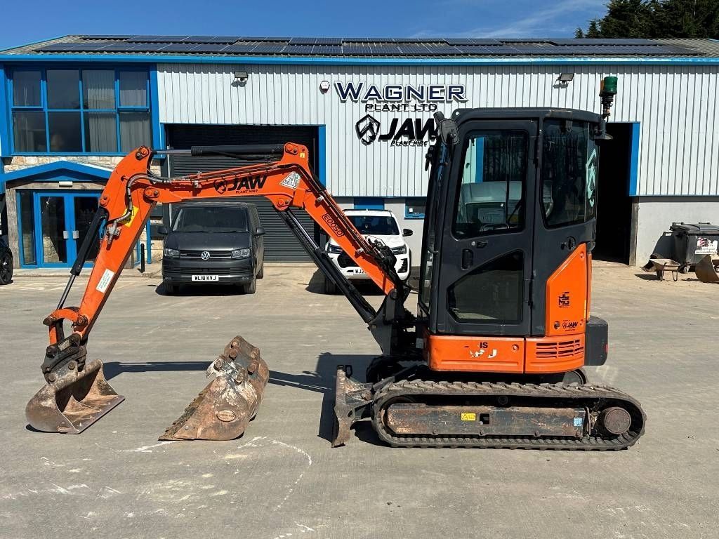 Hitachi ZX26U-6 Мини-экскаватор 25 142 €