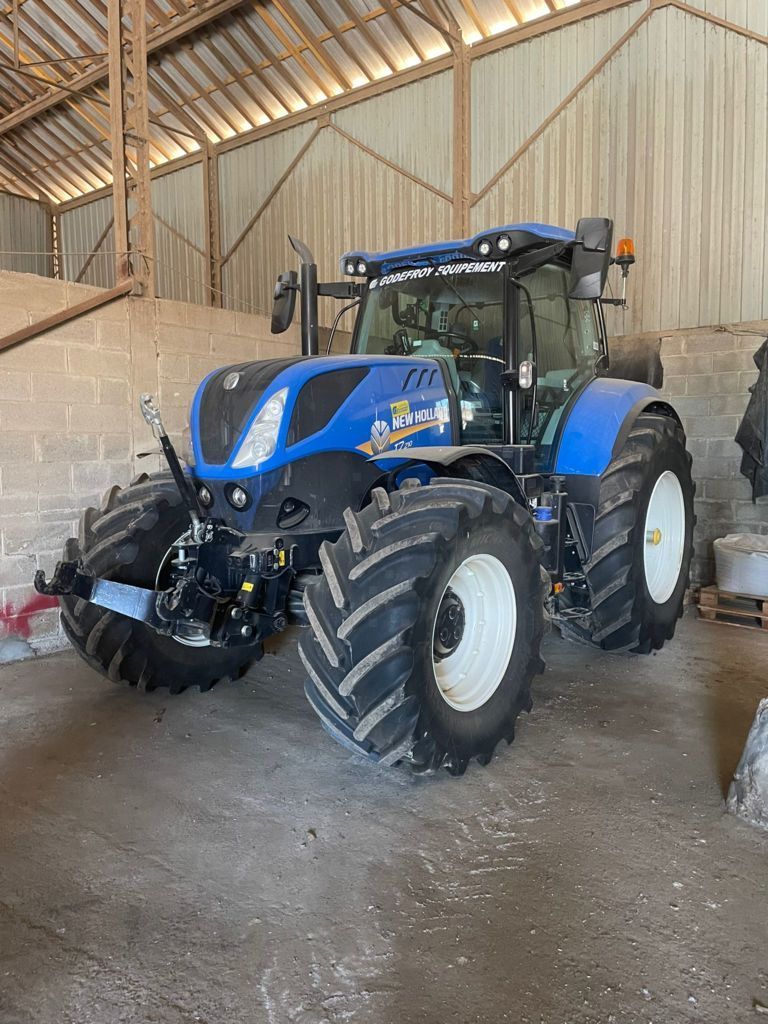 E-FARM: New Holland T7.210 - Tractor - id U6UTCNU - Año: 2019 - Horas: 1200,Francia
