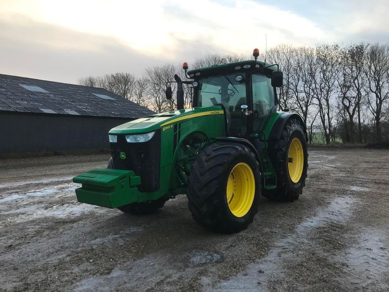 John Deere 8345 R tractor €113,812