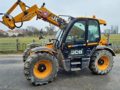 E-FARM: JCB 53270agprot4f - Manipulador telescópico - id YCTPCSG - 58.000 € - Año: 2019 - Horas: 4400,Francia