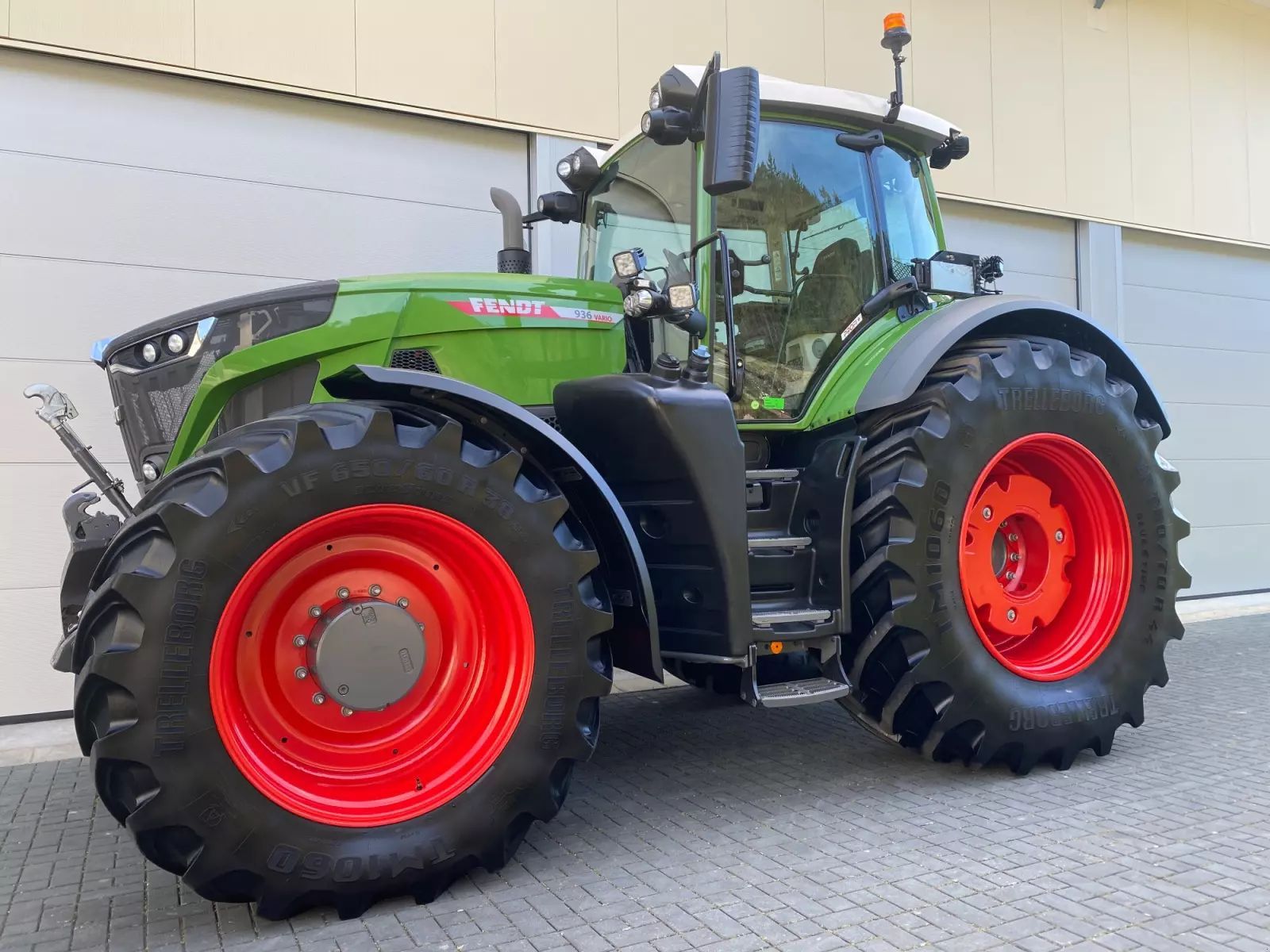 Fendt 936 Vario Profi Plus Tractor €236,000
