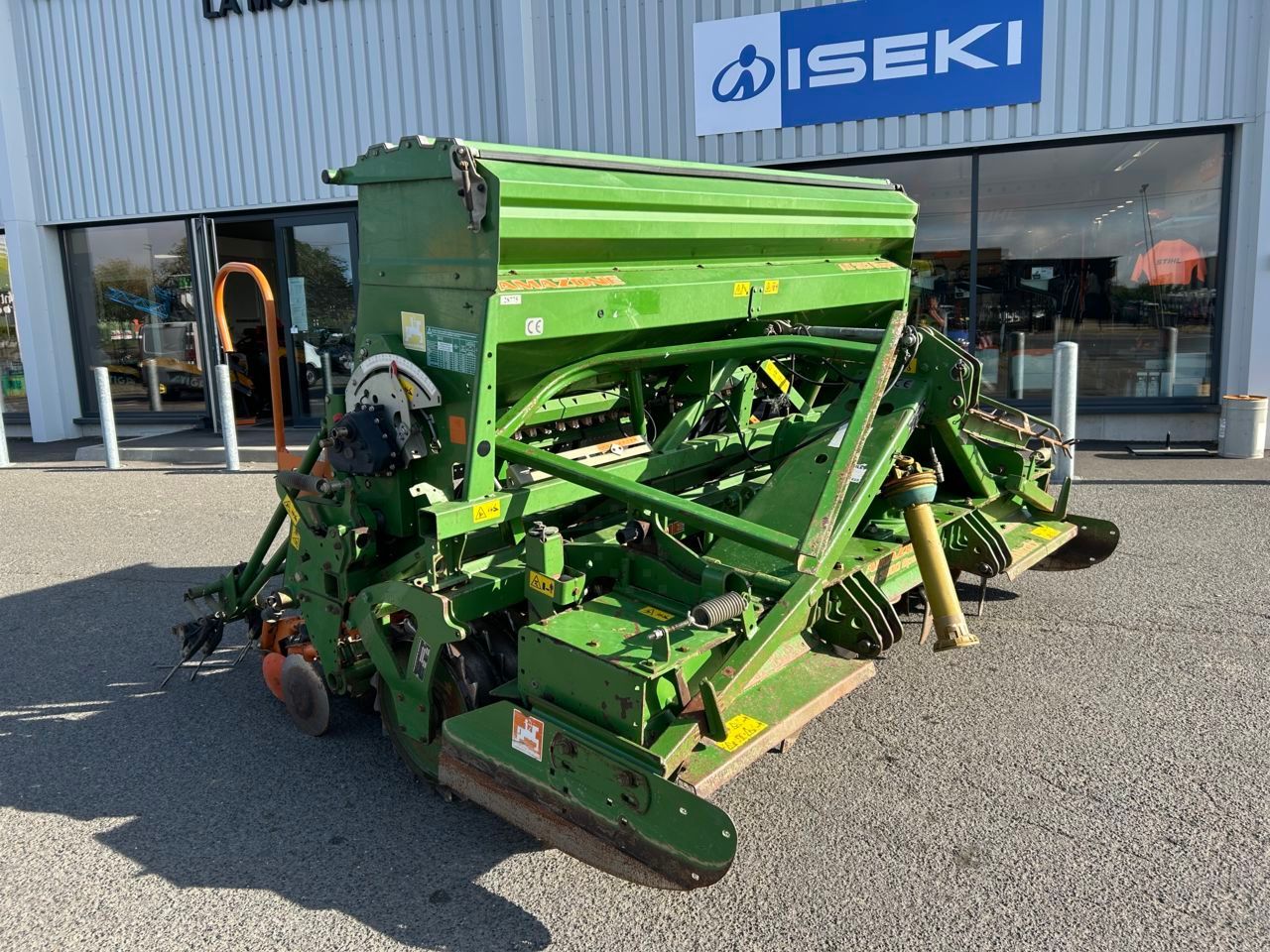 E-FARM: Amazone KG 3000 Special - Drilling machine combination - id QYDLDYA - €14,290 - Year of construction: 2007 - France