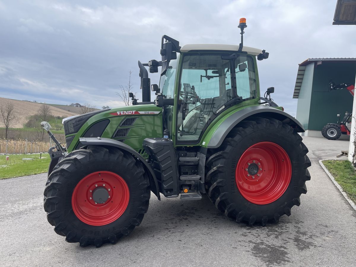 E-FARM: Fendt 516 Vario - Traktor - id 5KBWEIY - 137.000 € - Produktionsår: 2022 - Motortimer: 730,Motoreffekt (HP): 171,Østrig