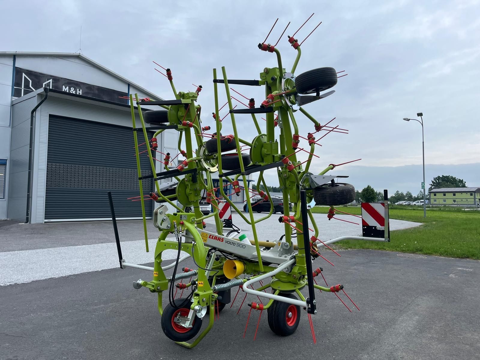 E-FARM: Claas Volto 900 - Faneuse - id D2MABND - 14 530 € - Année: 2023 - Autriche