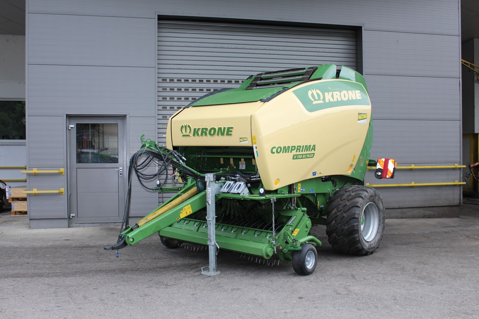 E-FARM: Krone Comprima V 150 XC Plus - Ballenpresse - id LPKNTPU - 32.334 € - Baujahr: 2021 - Österreich