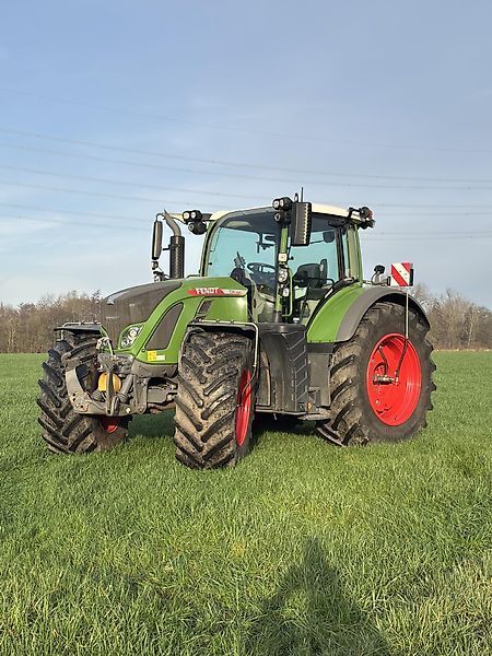 Fendt 724 Vario Profi Plus Tractor €165,000