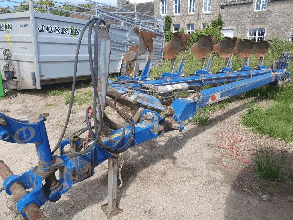 E-FARM: ÖVERUM 6 corps - Plough - id 8URN8PK - €9,000 - Year of construction: 2012 - France