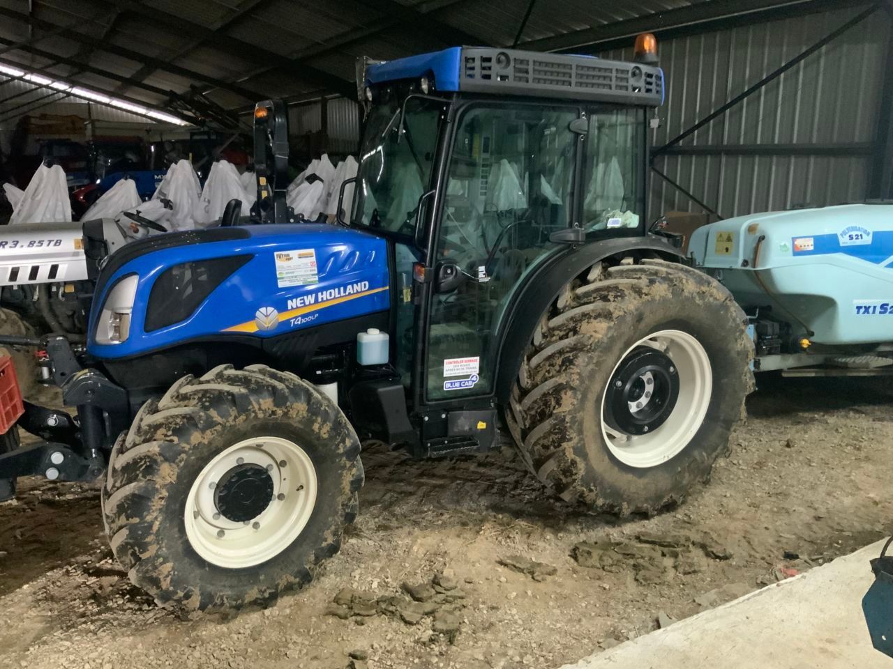 E-FARM: New Holland T4.100 LP - Tractor - id 7QUZXFS - 55.000 € - Año: 2021 - Horas: 1250,Potencia del motor: 100,Francia