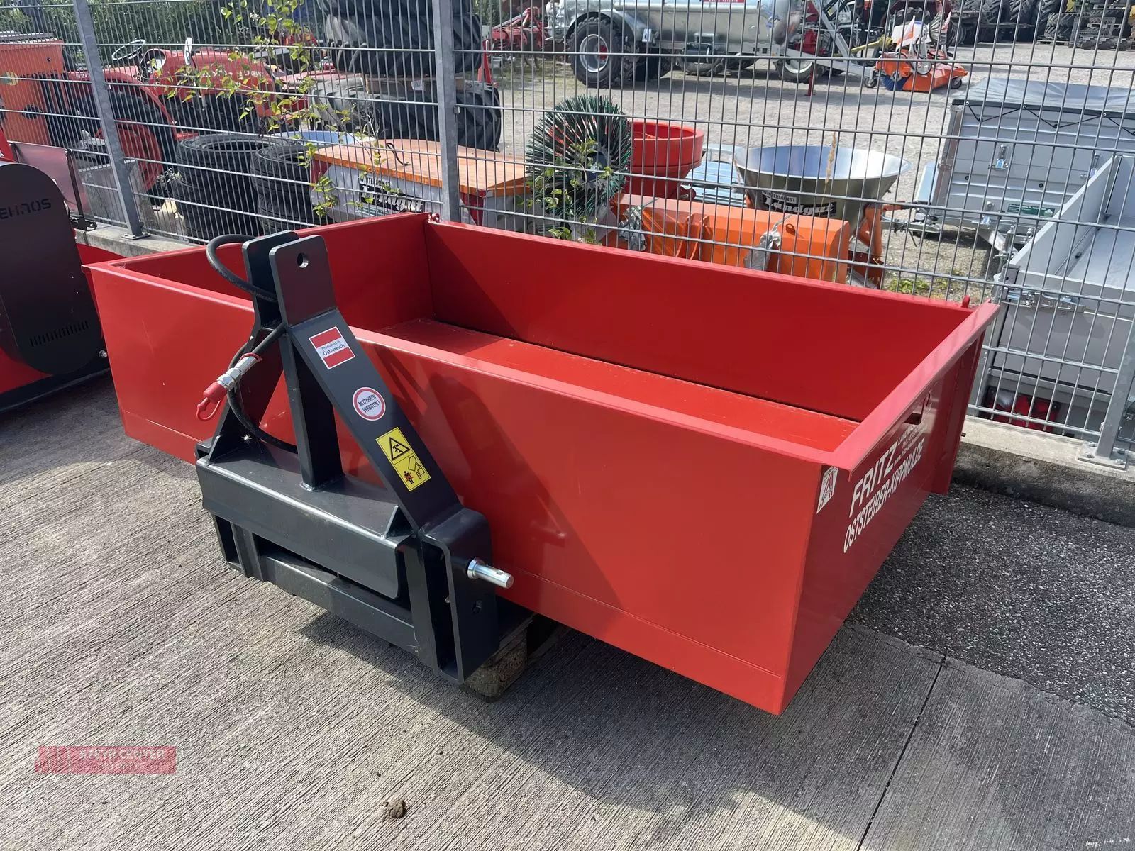 E-FARM: FRITZ kippmulde 200/125 - Attachment - id XFUJMRF - €2,042 - Year of construction: 2024 - Austria