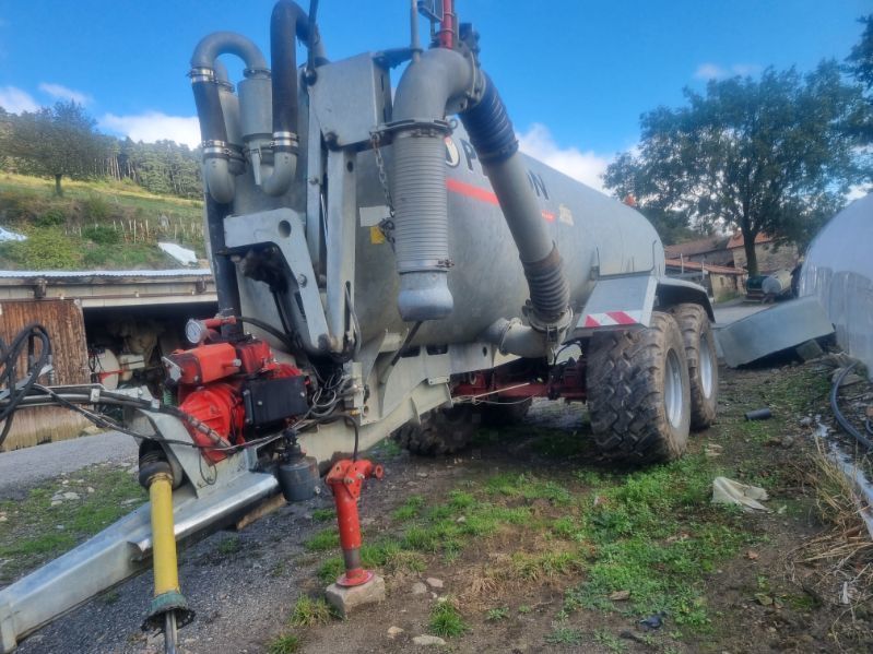 E-FARM: Pichon tci 12600 - Epandeur à lisier automoteur - id FVQ5GYK - 23 000 € - Année: 2012 - France
