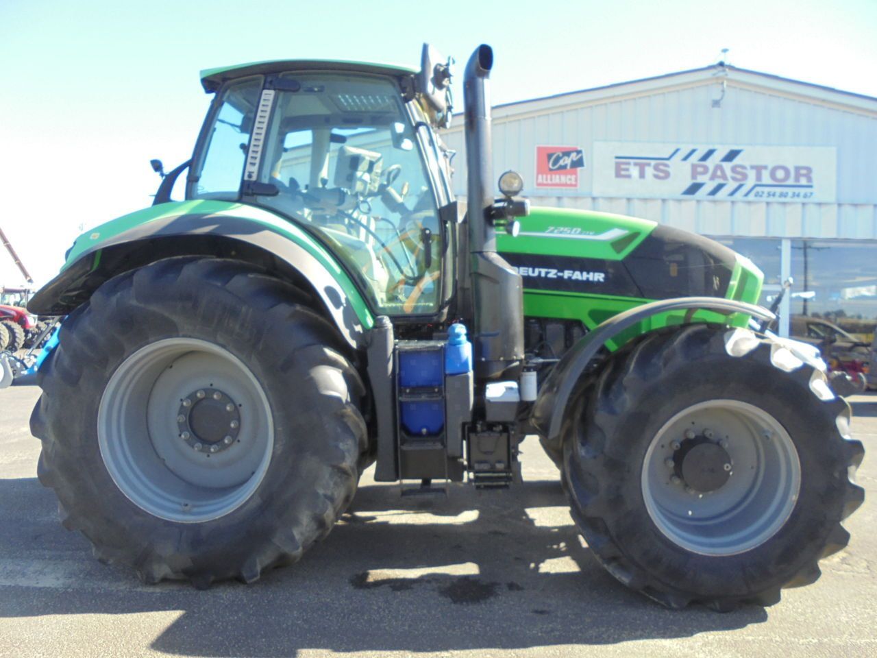 Deutz-Fahr AgroTron 7250 TTV Tractor €88,000