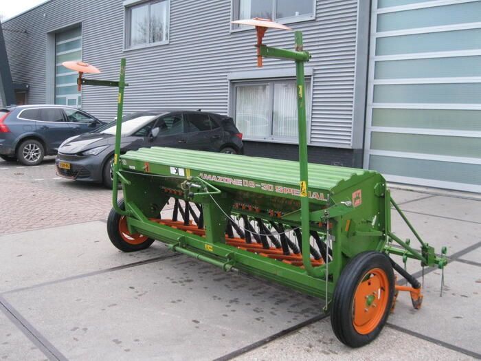 Amazone d8-30 special Drill €3,450