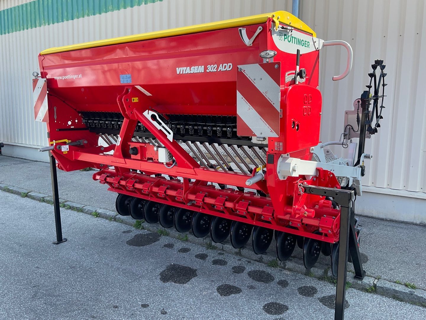 E-FARM: Pöttinger Vitasem 302 ADD - высев - id QHXMQNW - 19 492 € - Год выпуска: 2022 - Отработанные часы: 1,Австрия