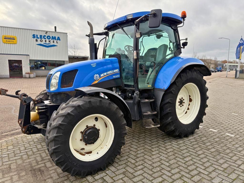 New Holland T 6020 Elite Trattore 35.500 €