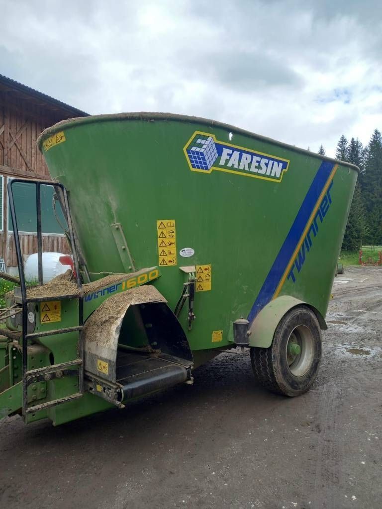 Faresin twinner 16 Кормосмеситель 25 000 €