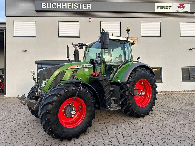E-FARM: Fendt 724 Vario ProfiPlus - Traktor - id SC6HKWH - 147.000 € - Baujahr: 2020 - Abgelesene Motorstunden: 3.327,Motorleistung (PS): 241,Deutschland