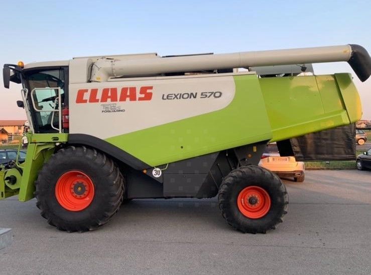 E-FARM: Claas Lexion 570 - Cosechadora - id HFRV9TT - Año: 2004 - Horas: 3700,Italia