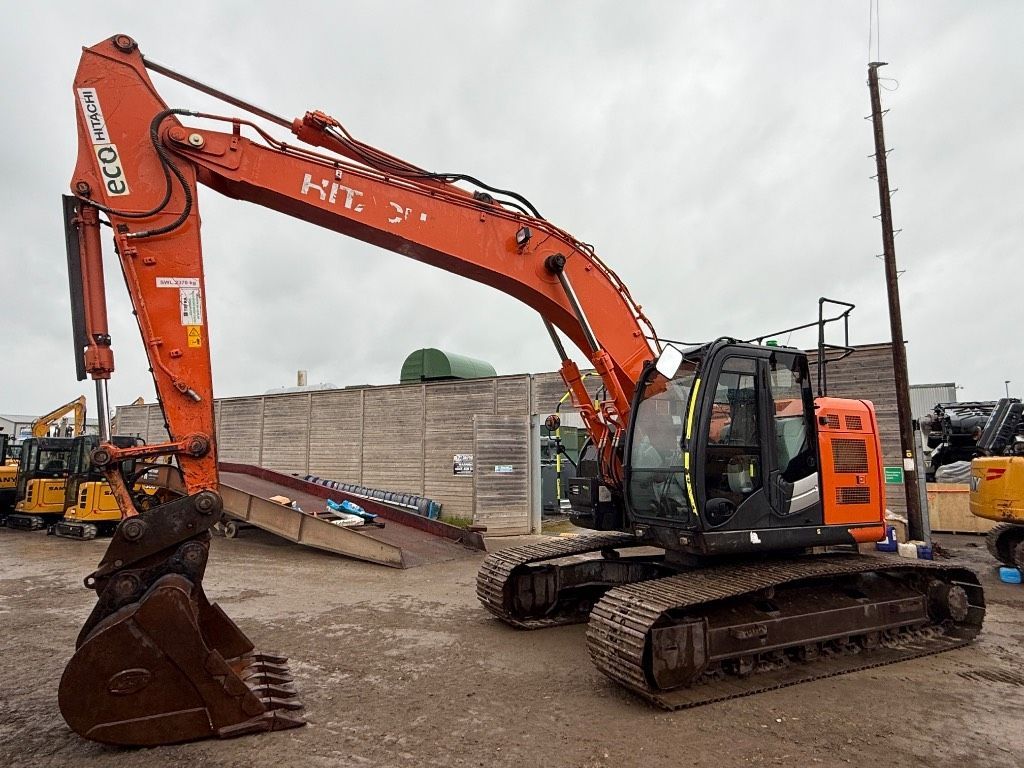 Hitachi zx 225 us lc-6 Crawler excavator €49,338