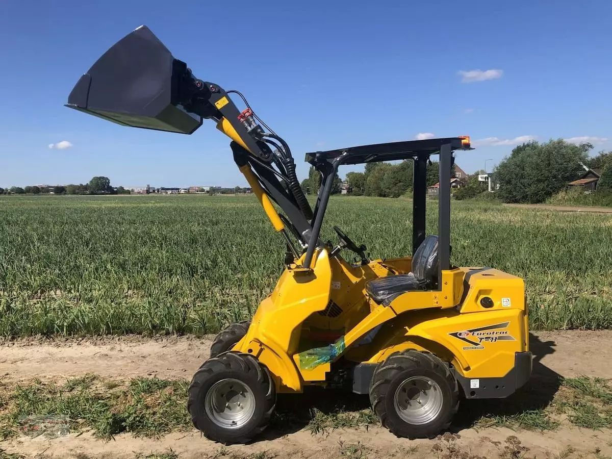 Eurotrac t11 teleskop-lader mit avant / multione aufnahme Teleskopradlader 23.500 €