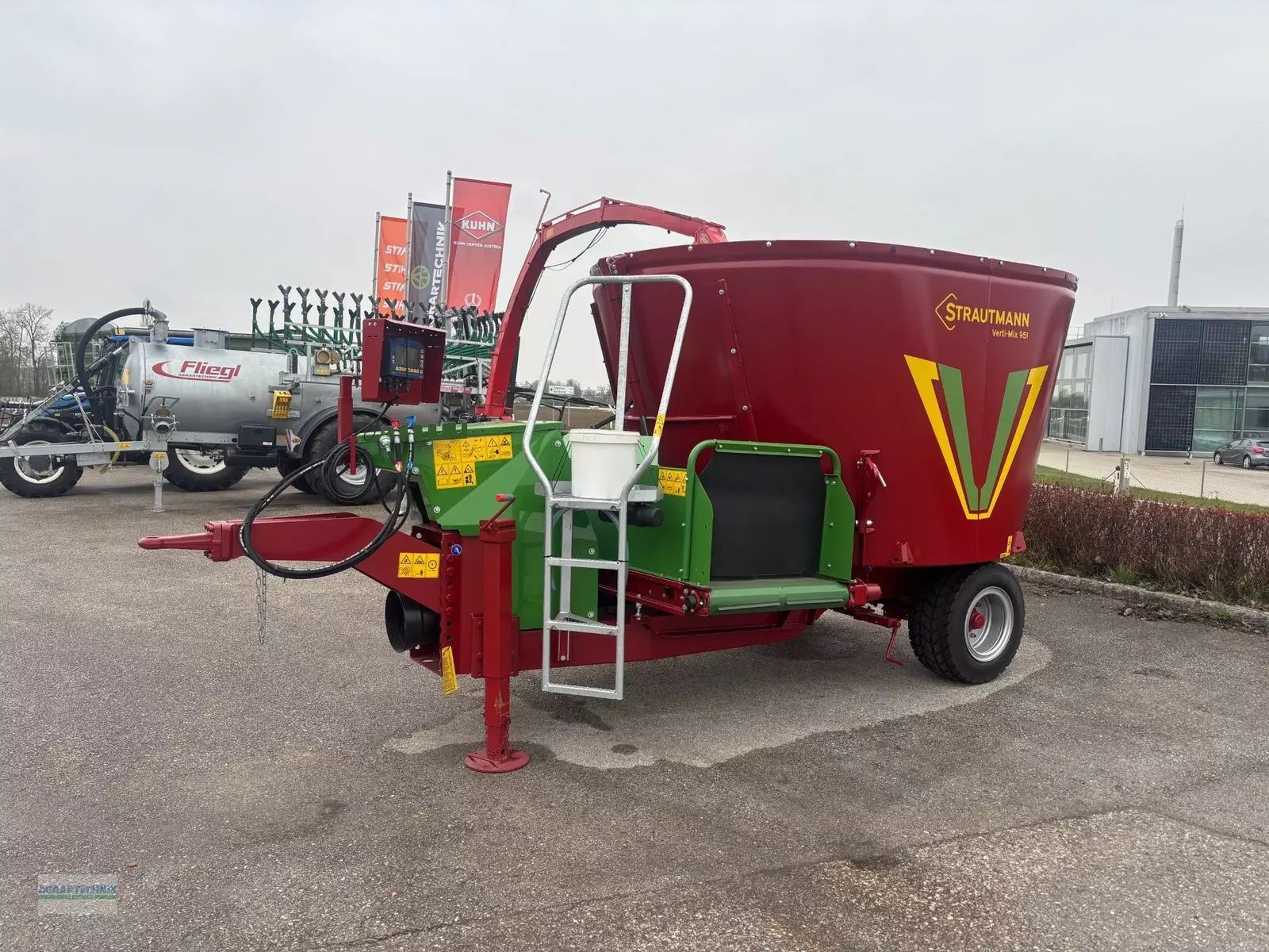 Strautmann Verti-Mix 951 Кормосмеситель 28 083 €