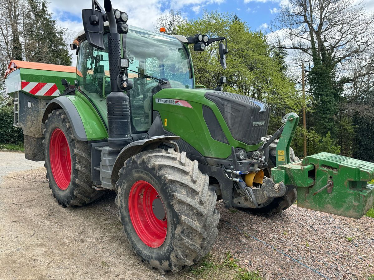 E-FARM: Fendt 313 Vario - Traktor - id FRHSDYF - Produktionsår: 2020 - Motortimer: 3.200,Motoreffekt (HP): 135,Frankrig