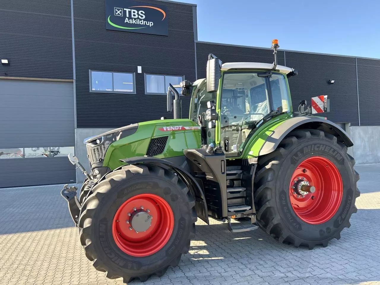 E-FARM: Fendt 728 Vario - Трактор - id 6SUSHHI - Мощност на двигателя (HP): 280 - Дания