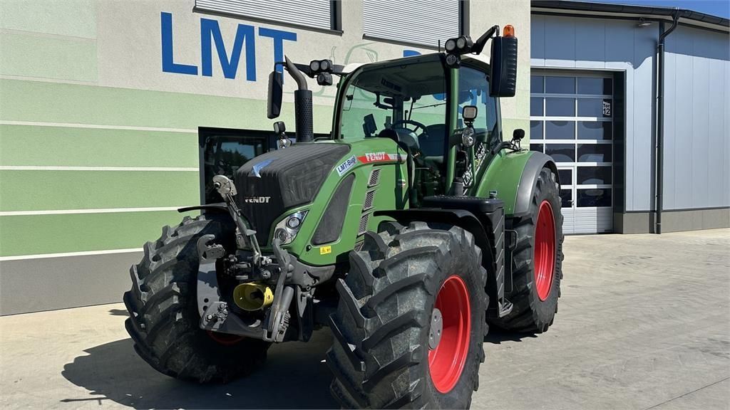 Fendt 718 Vario Profi Plus Tractor €88,407