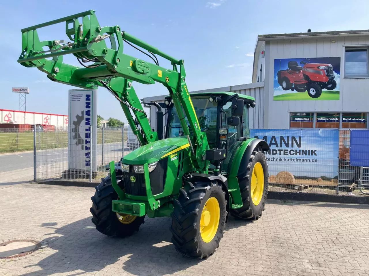 E-FARM: John Deere 5090 M - Traktor - id 4QF4QUJ - 50.500 € - Baujahr: 2020 - Abgelesene Motorstunden: 1.712,Motorleistung (PS): 90,Deutschland