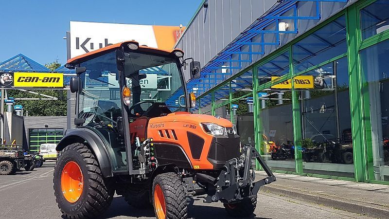 E-FARM: Kubota lx351 cab - Traktor - id FYBPIAU - 38.880 € - Baujahr: 2022 - Abgelesene Motorstunden: 1,Motorleistung (PS): 34,Deutschland