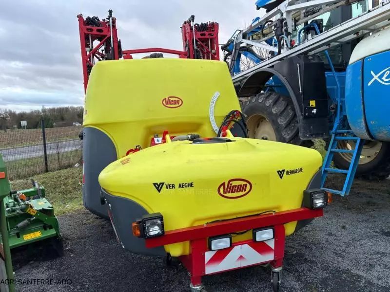 Kverneland ixter b Sprayer €33,000