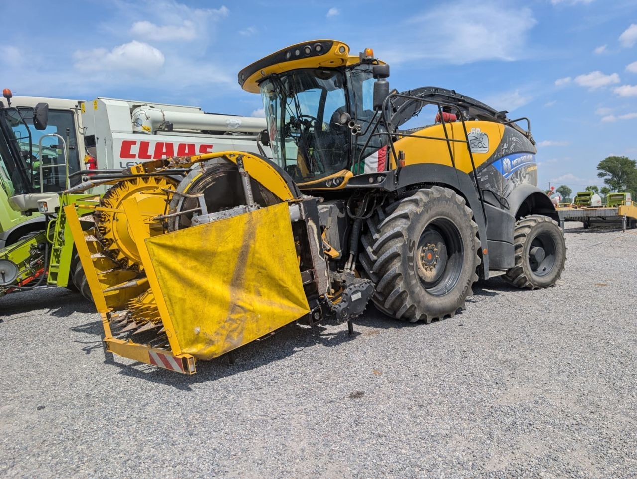 E-FARM: New Holland FR 650 - Self propelled forage harvester - id GV5UEQR - €200,000 - Year of construction: 2022 - Engine hours: 1,700,Italy