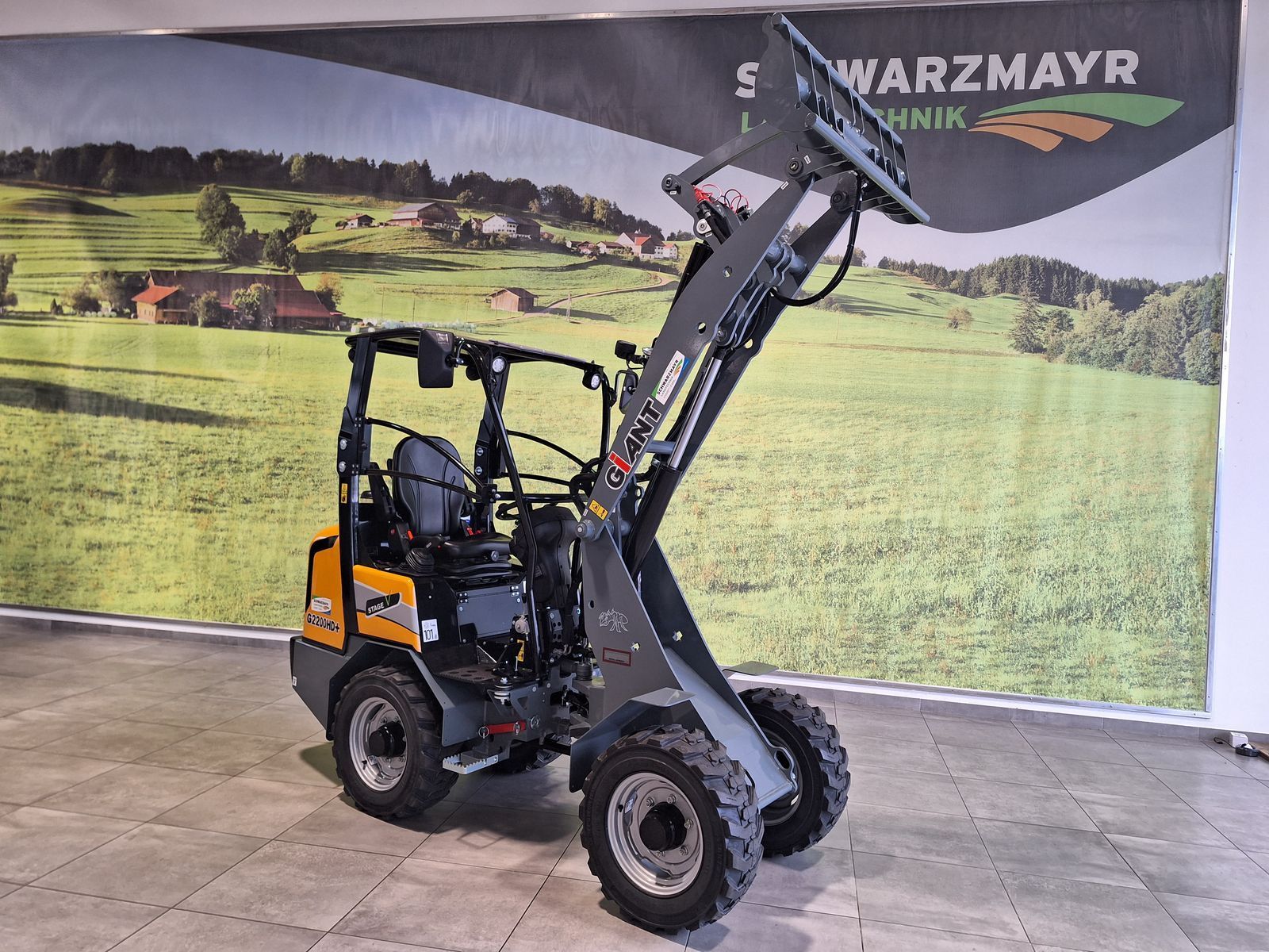 Giant G2200 HD+ Ładowarka kołowa