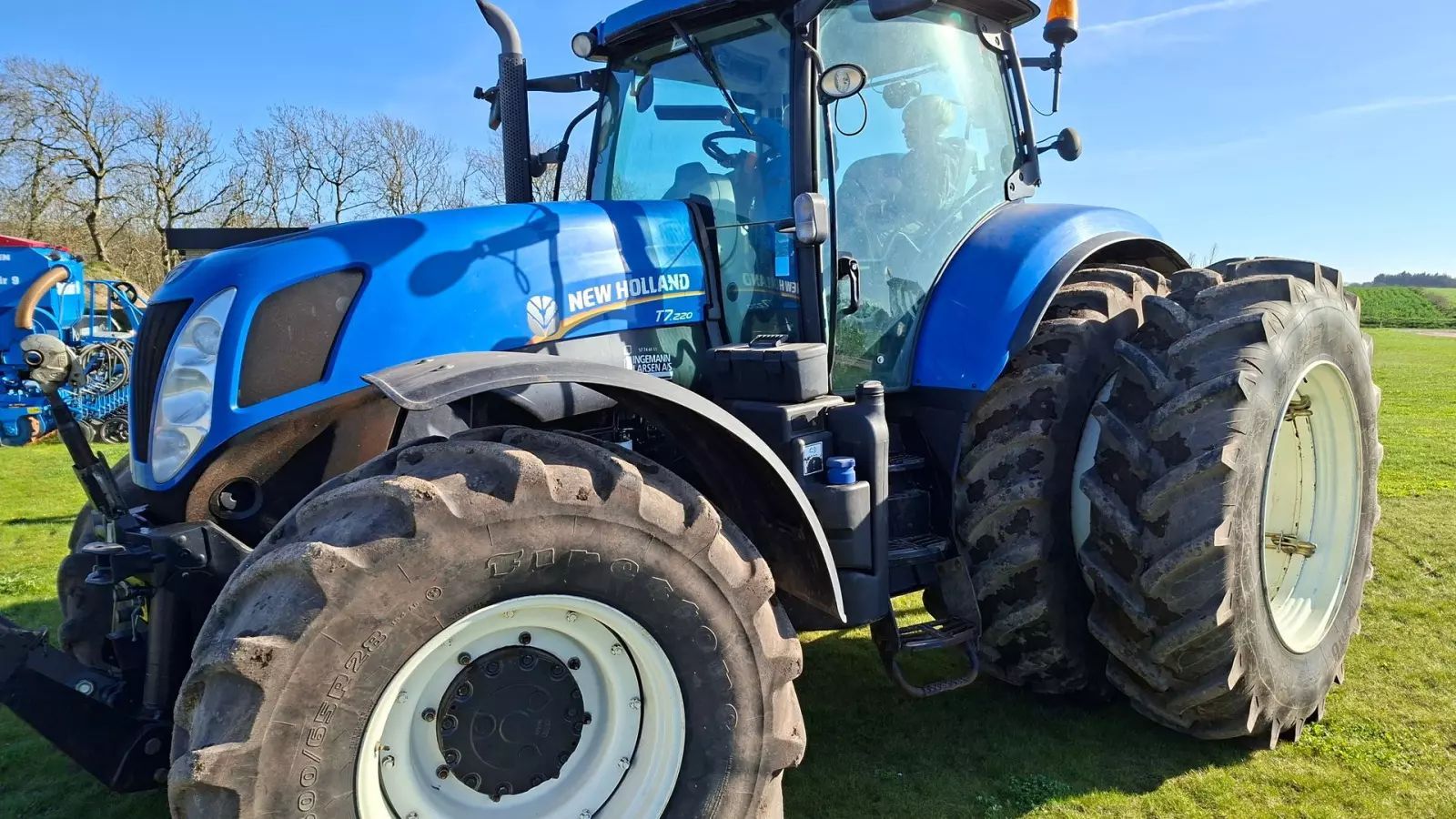 New Holland T7.220 Τρακτέρ 58.206 €