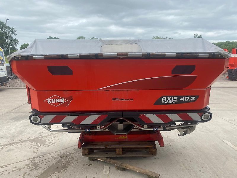 E-FARM: Kuhn 40.2 - Разбрасыватель удобрений - id HMNEB13 - Год выпуска: 2016 - Великобритания