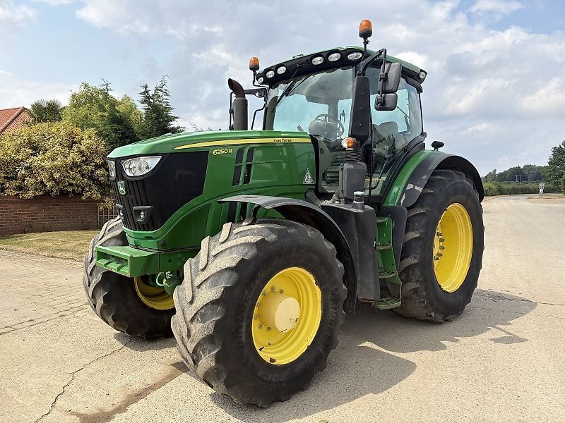 John Deere 6250 R Trattore 81.237 €