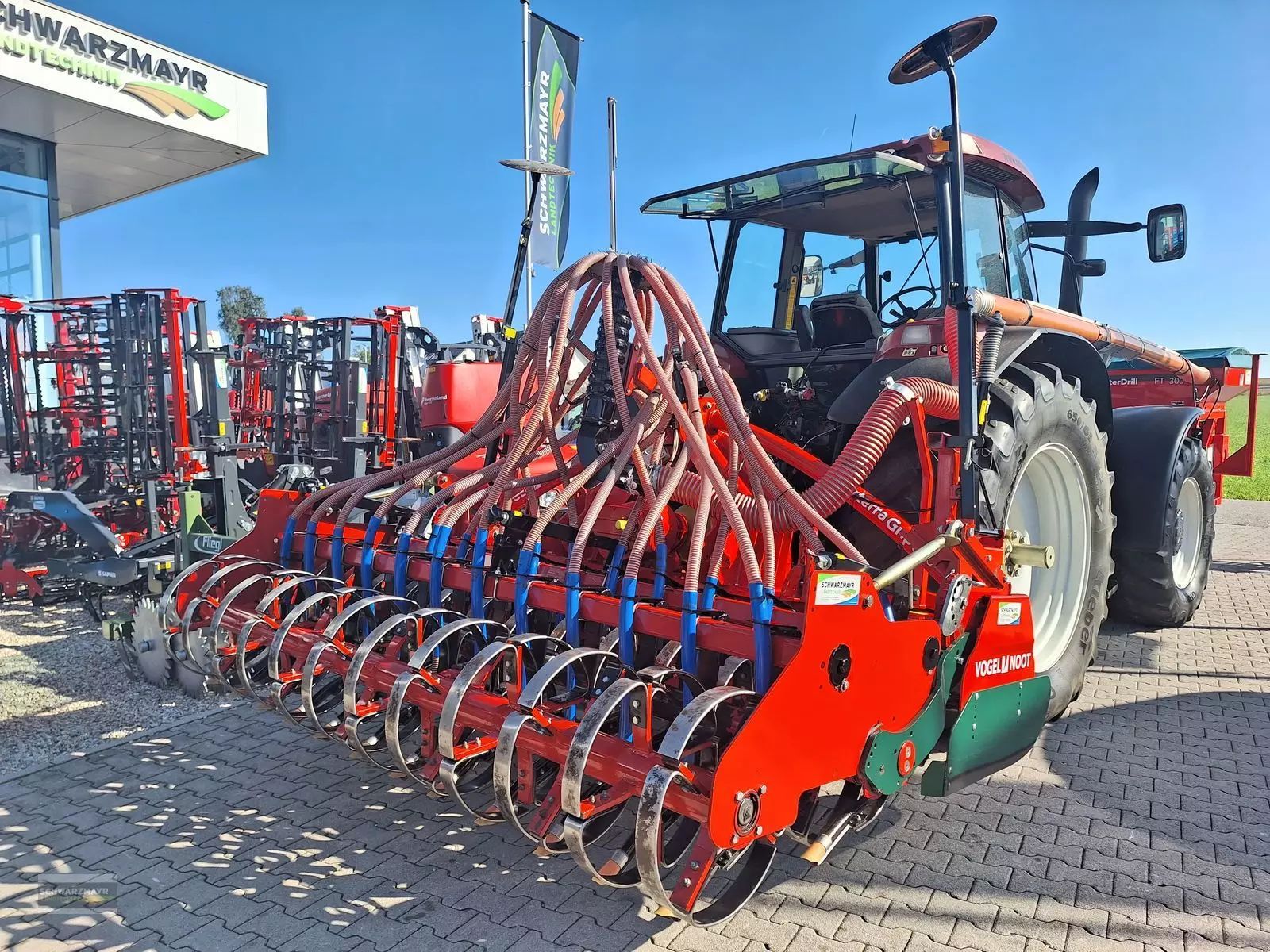 E-FARM: Vogel & Noot grip 3000+masterdrill ft 300 mit verteilerkopf - Semoir complémentaire - id GTNB7LH - 14 092 € - Année: 2009 - Puissance du moteur (chevaux): 230,Autriche