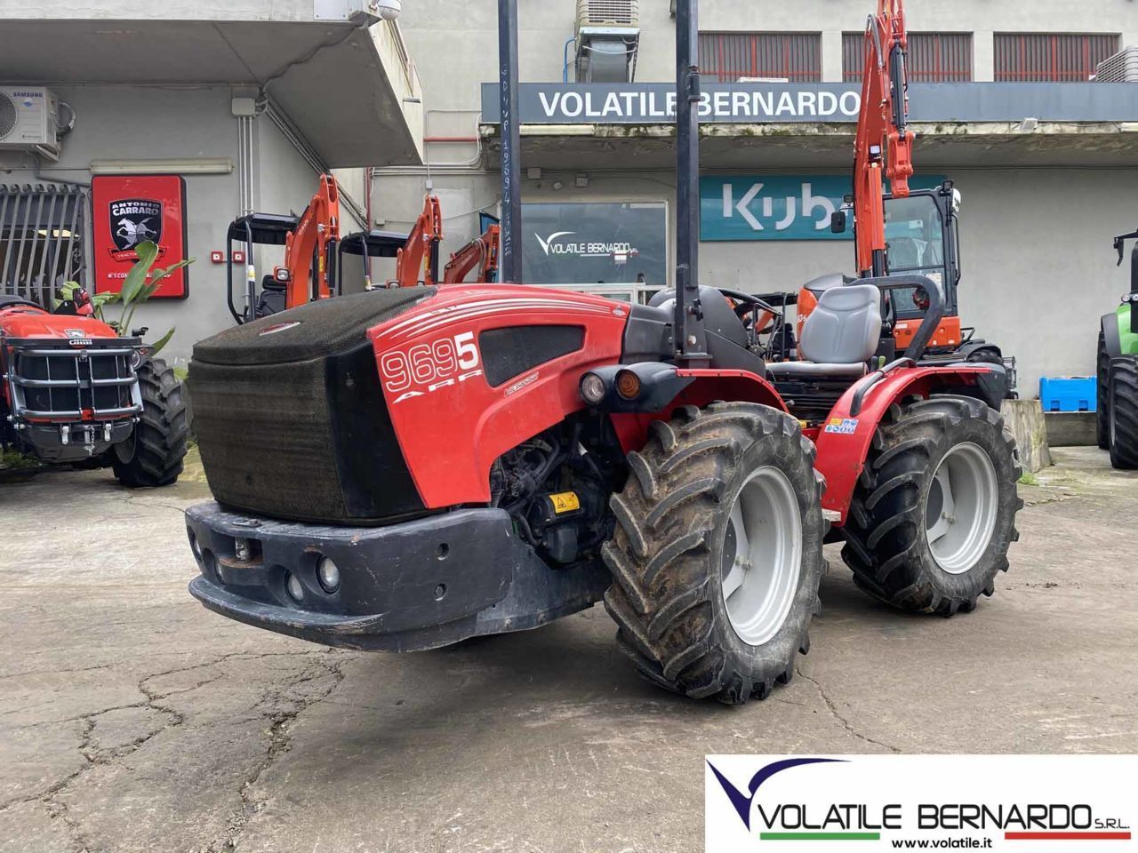 E-FARM: Valpadana 9695 arr - Tractor - id WANBGNS - €15,900 - Year of construction: 2012 - Engine hours: 2,369,Engine power (HP): 95,Italy