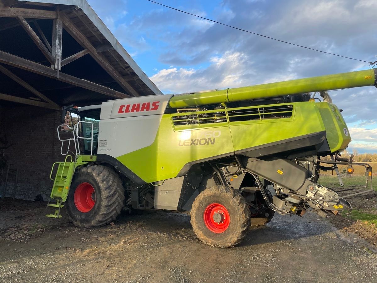 E-FARM: Claas Lexion 760 Montana - Cosechadora - id TKLV2JC - Año: 2016 - Horas: 2800,Francia