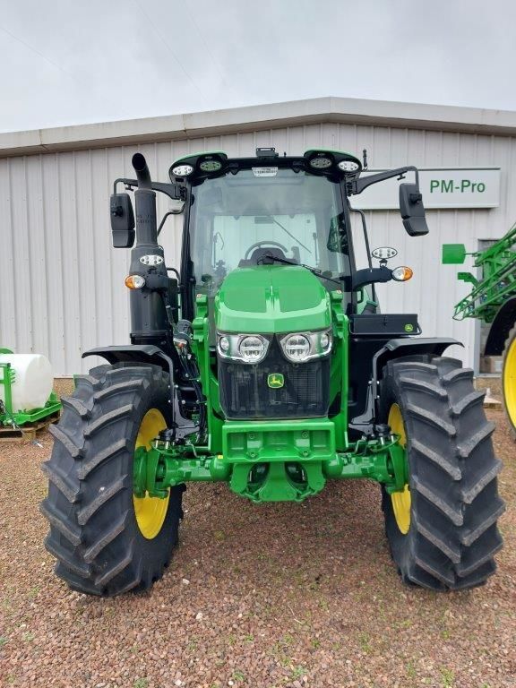 E-FARM: John Deere 6110 M - Traktor - id 1UJQYVC - Baujahr: 2024 - Abgelesene Motorstunden: 150,Motorleistung (PS): 110,Frankreich