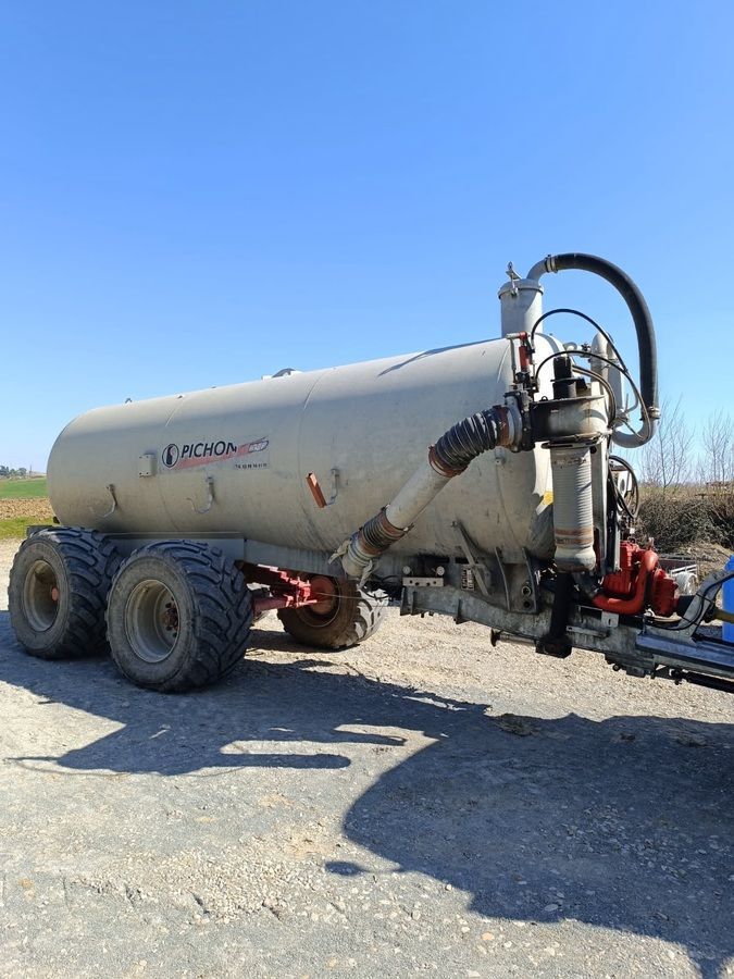E-FARM: Pichon tci 14200 - Epandeur à lisier automoteur - id 6KINXKE - 16 000 € - Année: 2001 - France