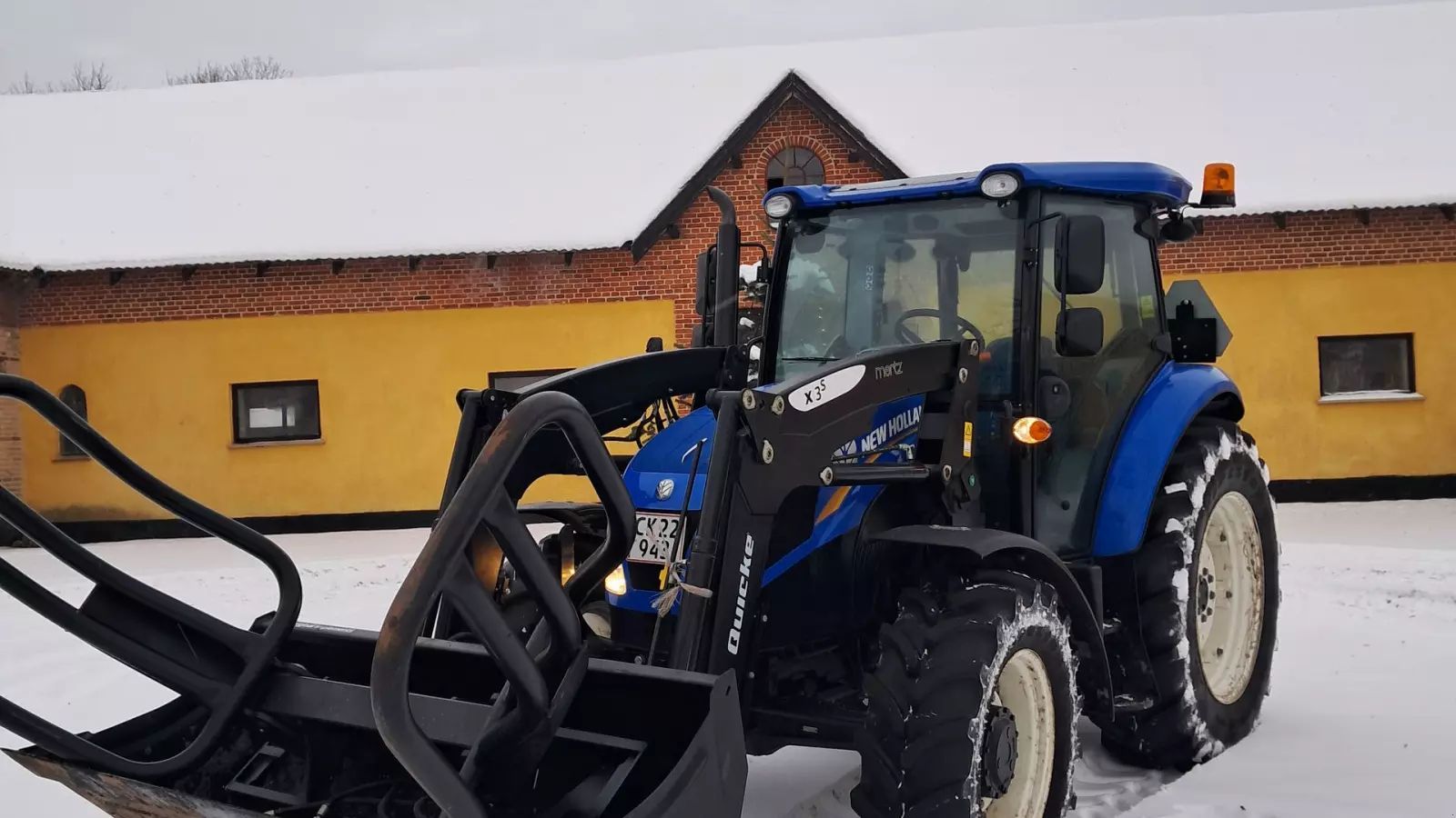 New Holland T5.85 Traktor 40 010 €
