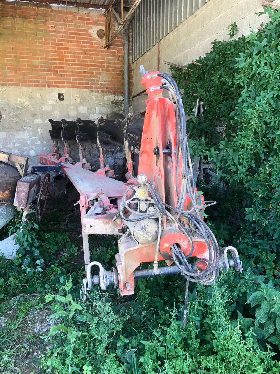 E-FARM: Kuhn vari master 153 - Charrue - id B6UVMFW - 22 000 € - Année: 2013 - France
