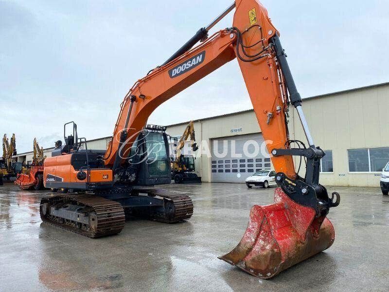 Doosan dx 225 lc Crawler excavator €125,000